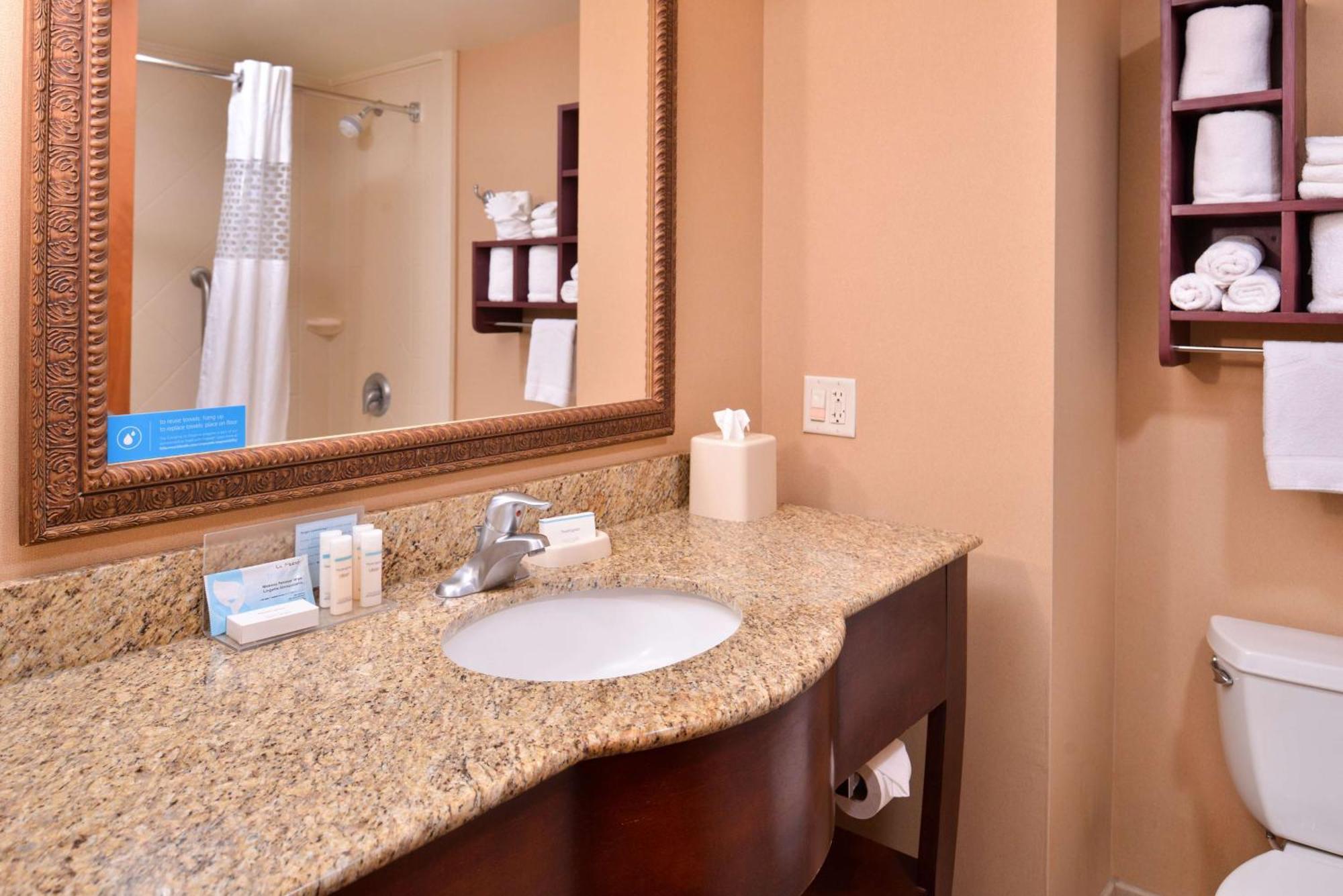 Hampton Inn York Buitenkant foto
