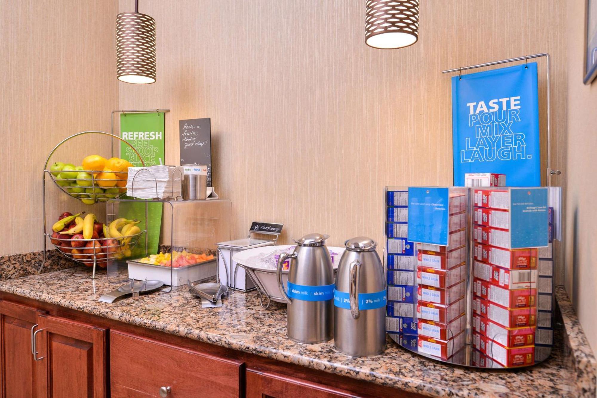 Hampton Inn York Buitenkant foto